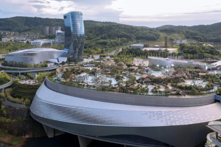 BIM建筑|长沙大王山朗豪酒店 / 蓝天组