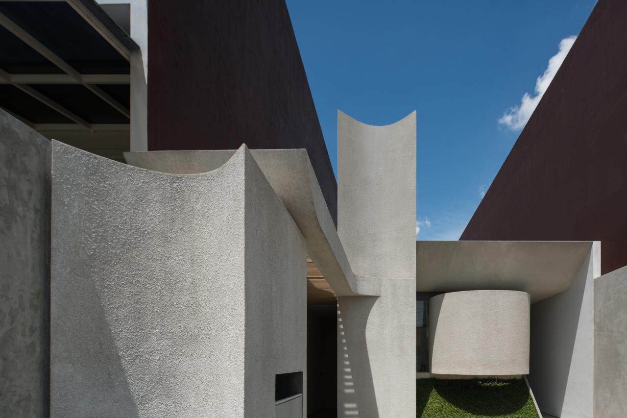 BIM建筑|狭长地形下的独立住宅：YD 住宅 / Isso Architects