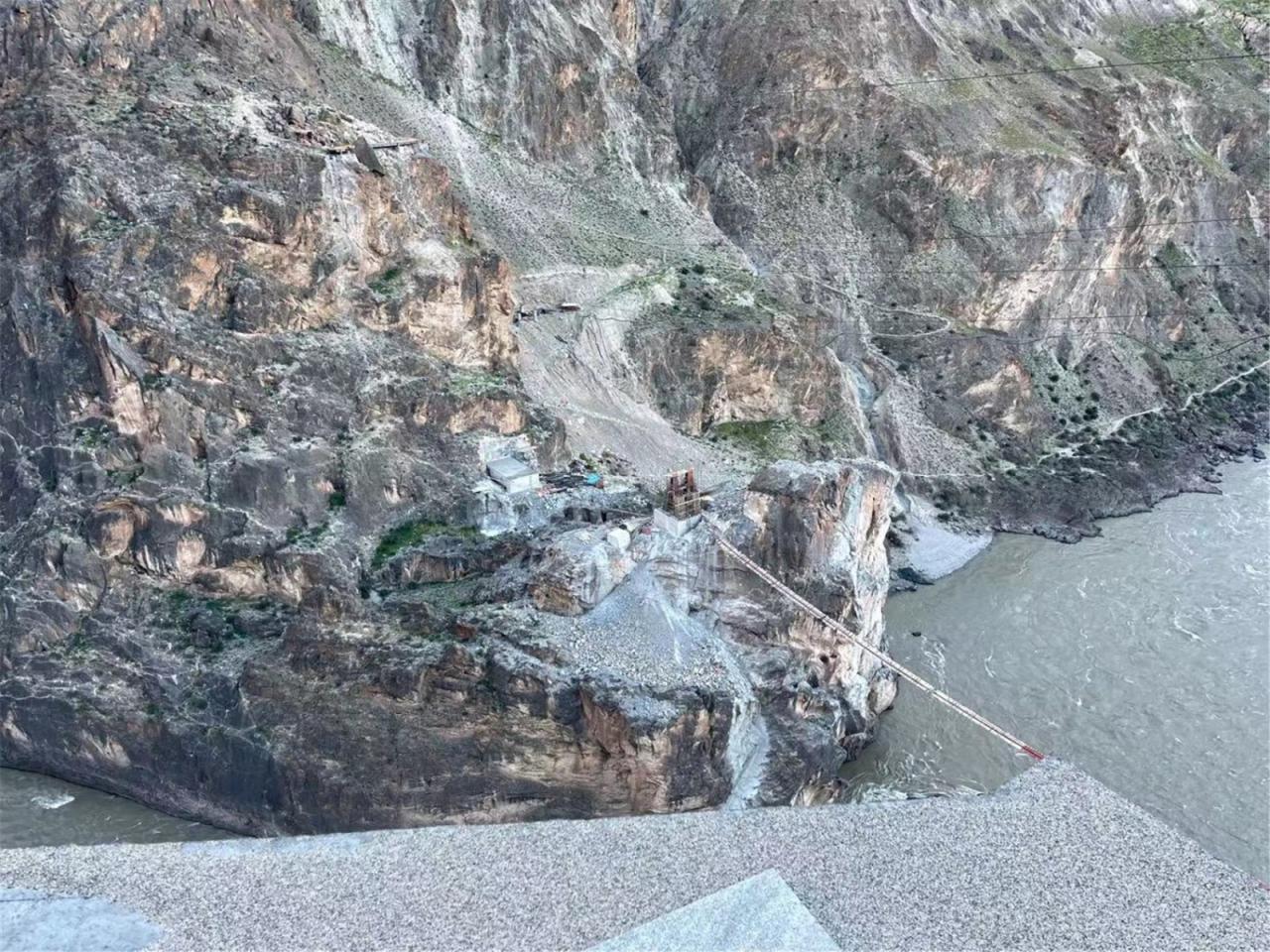 BIM建筑|高寒高海拔地区的当代建筑实践 / 小隐建筑