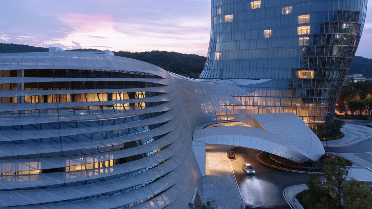 BIM建筑|长沙大王山朗豪酒店 / 蓝天组