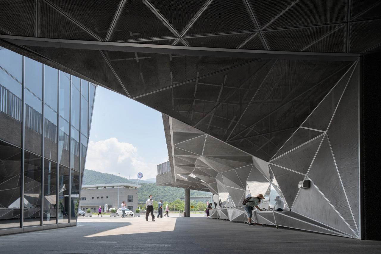 BIM建筑|苏澳高速公路休息区及服务区 / 翁祖模建筑师事务所