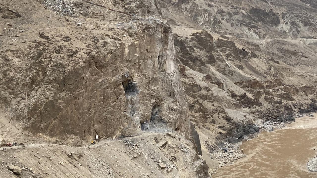 BIM建筑|高寒高海拔地区的当代建筑实践 / 小隐建筑