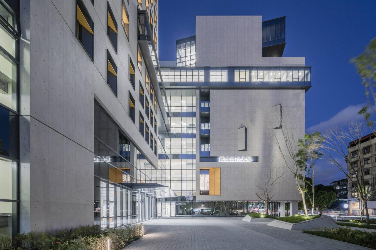 BIM建筑|政治大学公共行政及企业管理教育中心 / 潘冀联合建筑师事务所