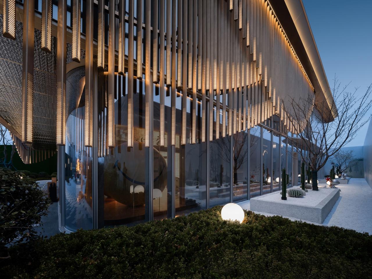 BIM建筑|流动魅力的艺术邂逅 如东金地至尚 ▪ 展示中心 / 成执设计