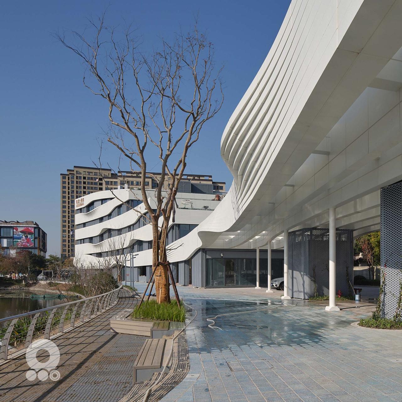 BIM建筑|漫游白色切片，上海之鱼 / 同济原作设计工作室