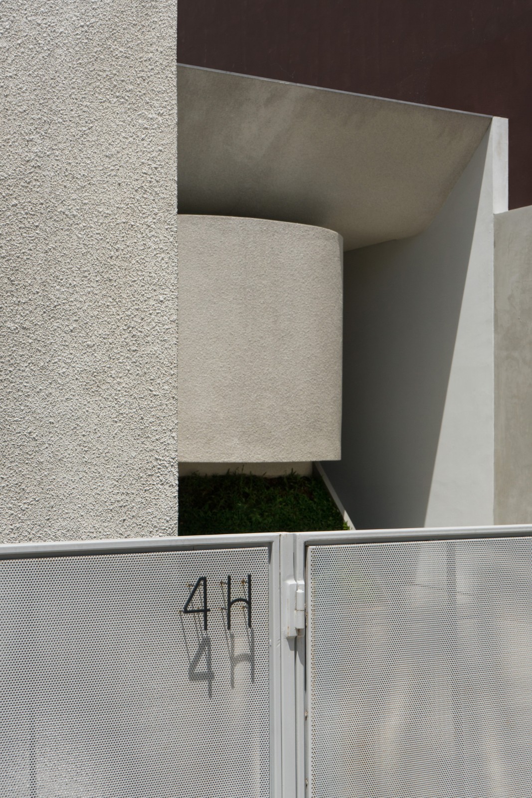 BIM建筑|狭长地形下的独立住宅：YD 住宅 / Isso Architects