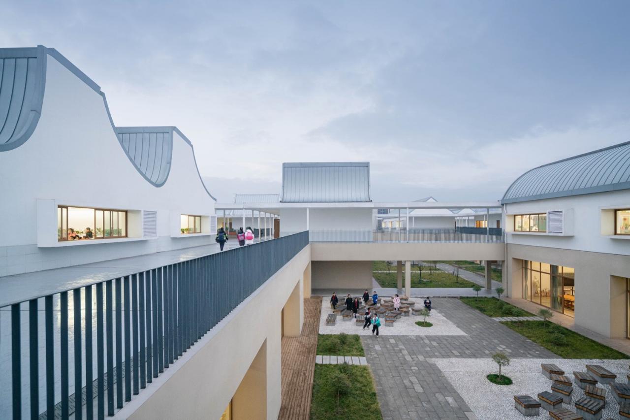 BIM建筑|平行与光的学校——青衣江路小学校 / 迹·建筑事务所（TAO）