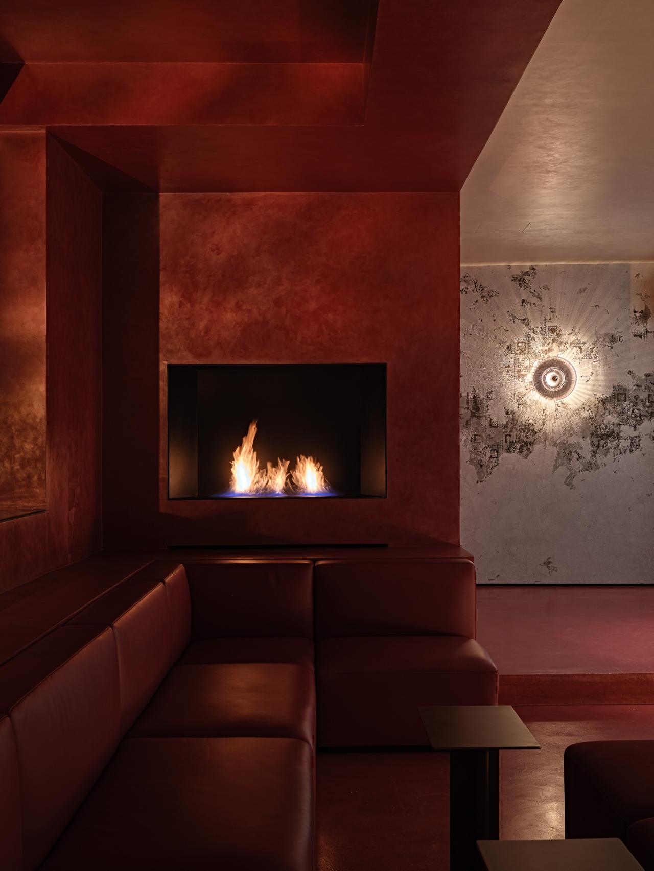 BIM建筑|历史建筑中的火锅“博物馆”：杭州GUD火锅餐厅旗舰店 / 八荒设计