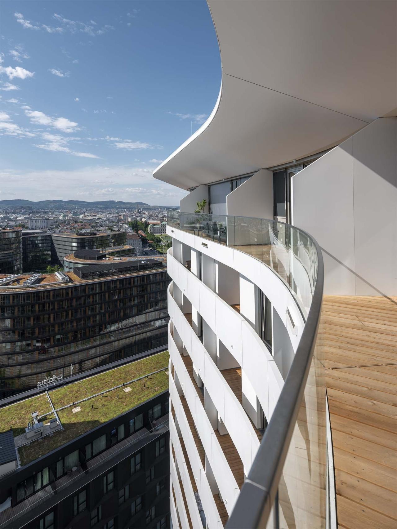 BIM建筑|贝尔维尤塔 / 蓝天组