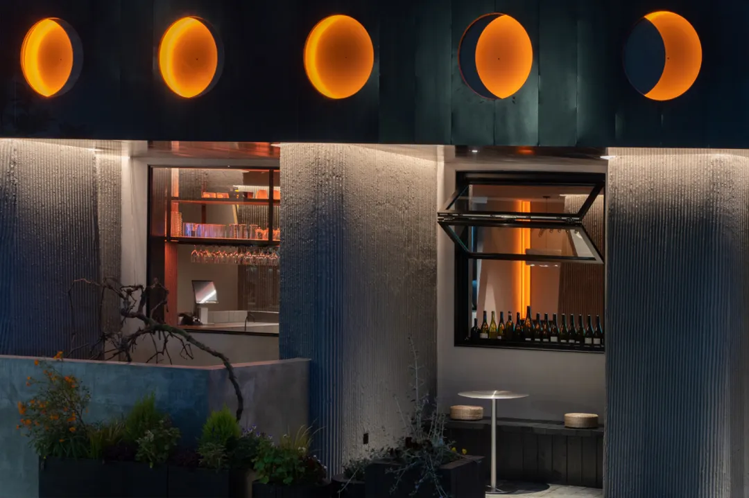 BIM建筑|Wine Nuts酒疯子餐酒吧 / 未韬建筑