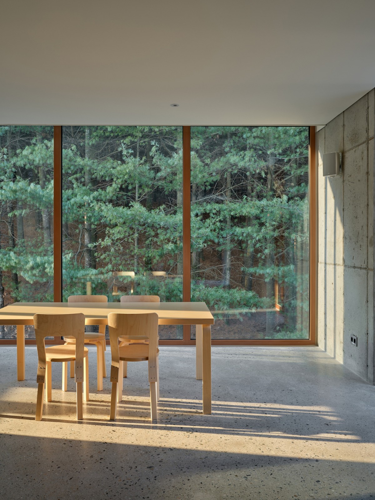 BIM建筑|流水墙体，泰瑞咖啡馆 / NAMELESS Architecture