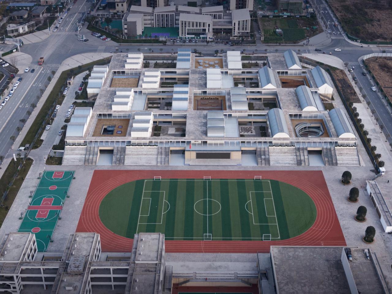 BIM建筑|平行与光的学校——青衣江路小学校 / 迹·建筑事务所（TAO）