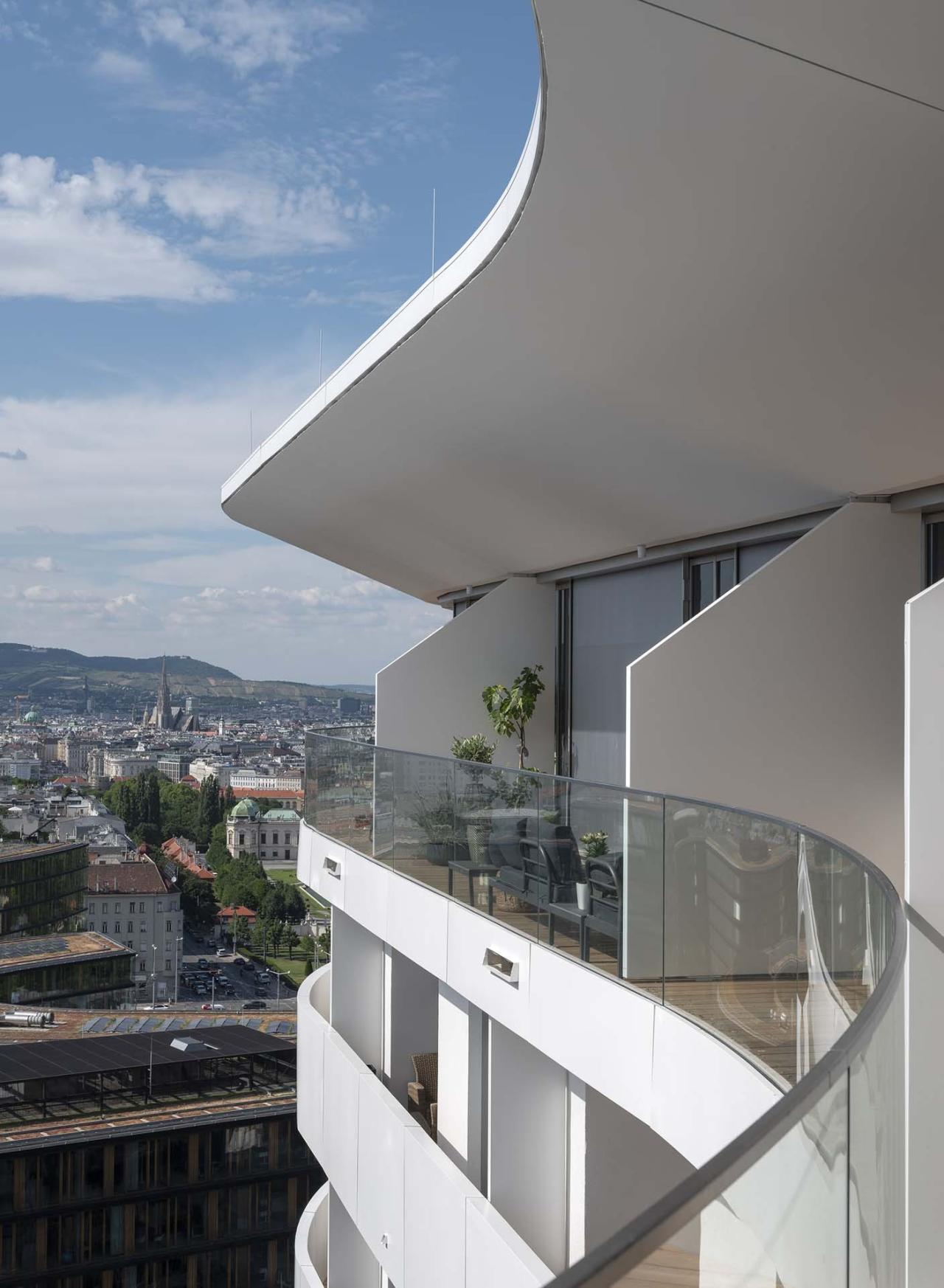 BIM建筑|贝尔维尤塔 / 蓝天组