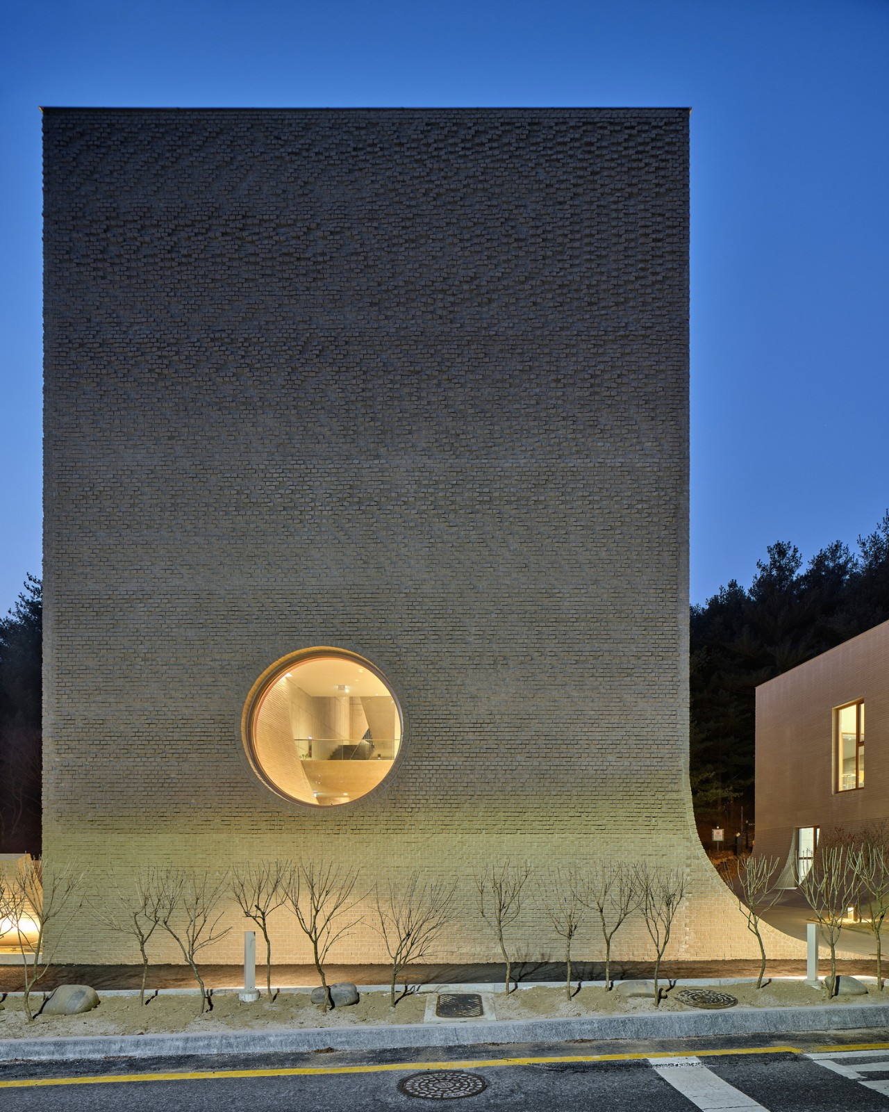 BIM建筑|流水墙体，泰瑞咖啡馆 / NAMELESS Architecture