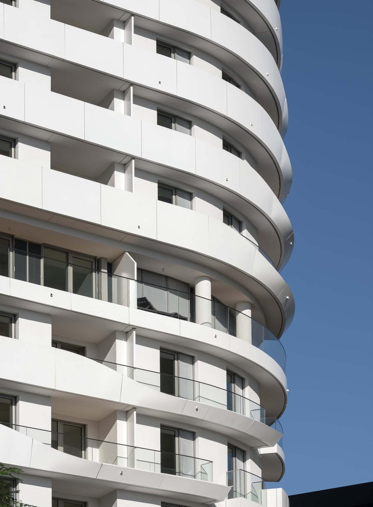 BIM建筑|贝尔维尤塔 / 蓝天组