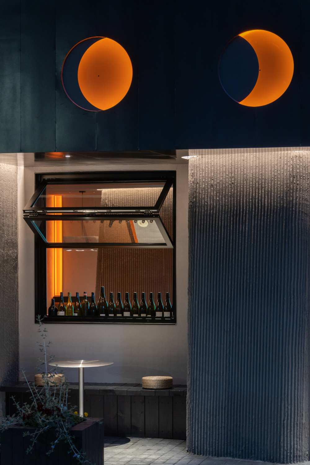 BIM建筑|Wine Nuts酒疯子餐酒吧 / 未韬建筑