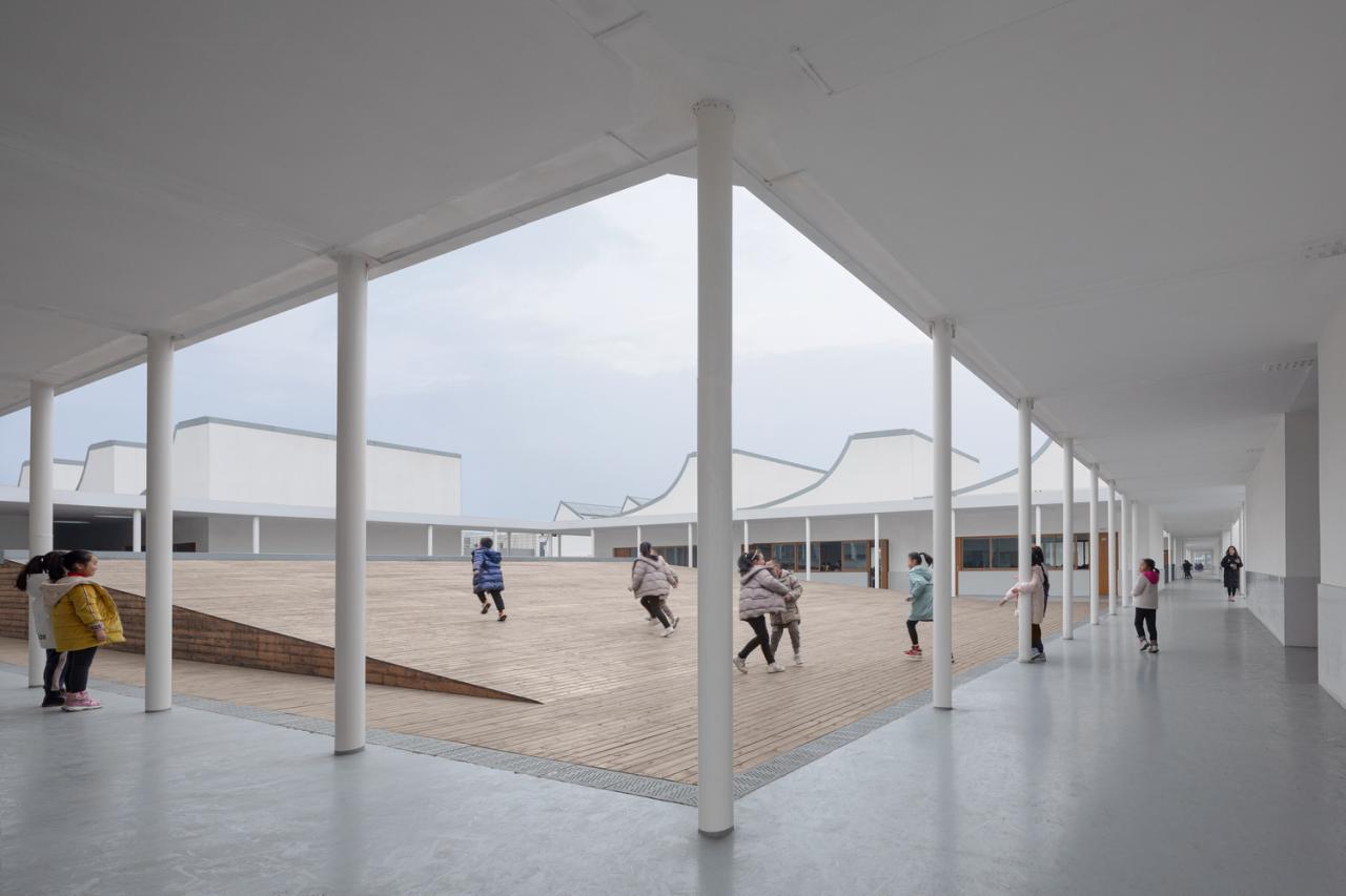 BIM建筑|平行与光的学校——青衣江路小学校 / 迹·建筑事务所（TAO）