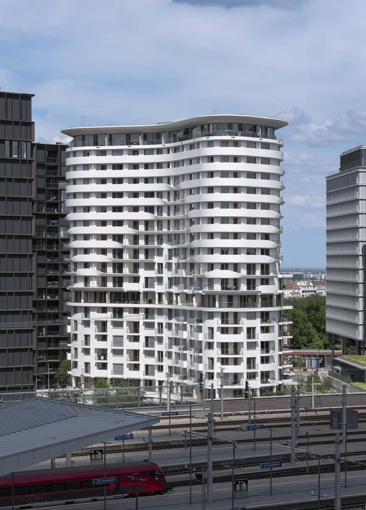 BIM建筑|贝尔维尤塔 / 蓝天组