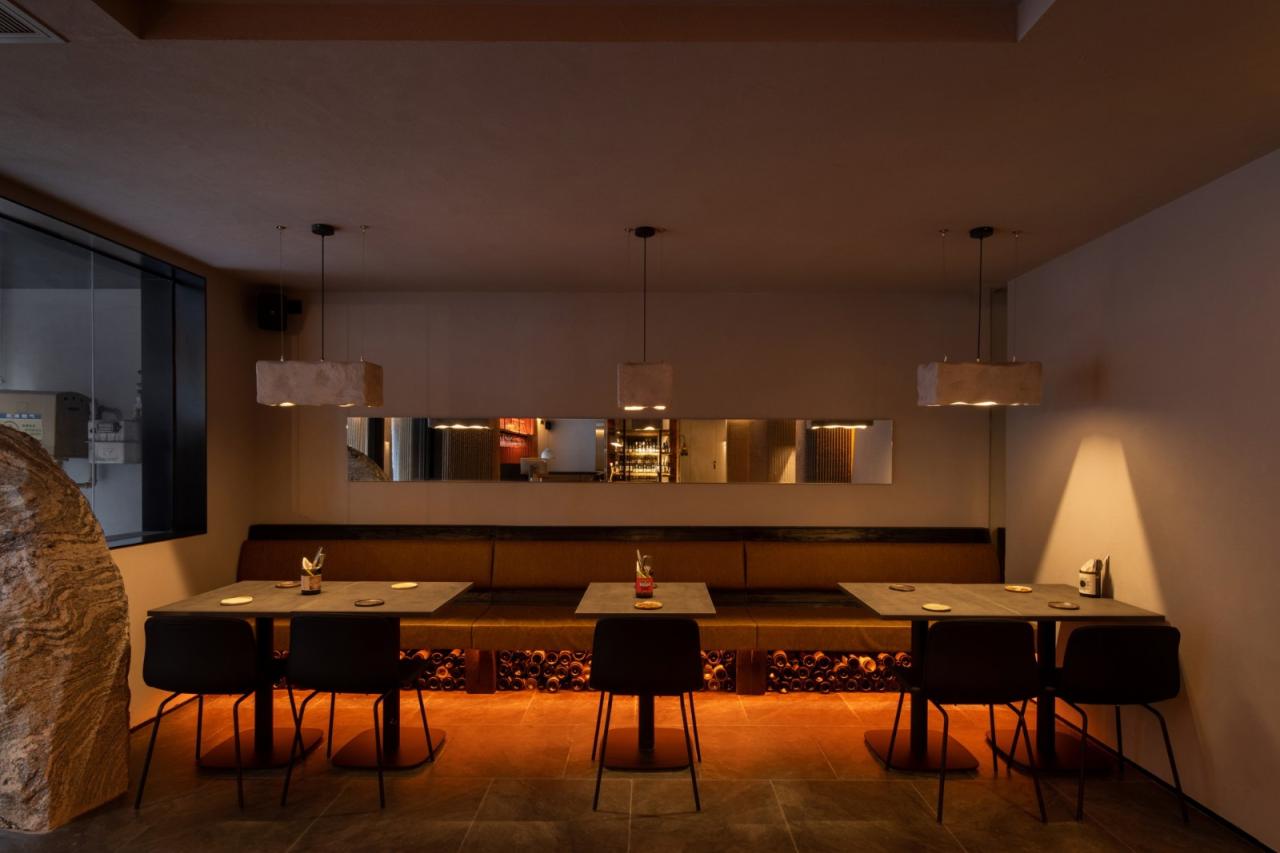 BIM建筑|Wine Nuts酒疯子餐酒吧 / 未韬建筑