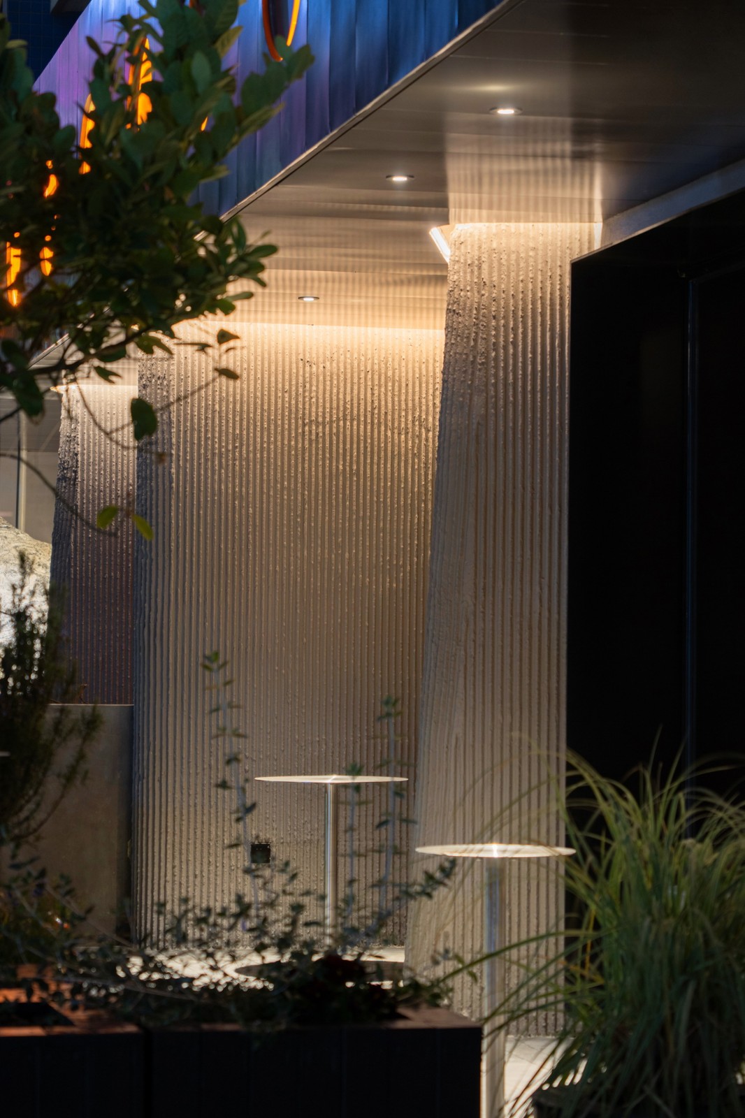 BIM建筑|Wine Nuts酒疯子餐酒吧 / 未韬建筑