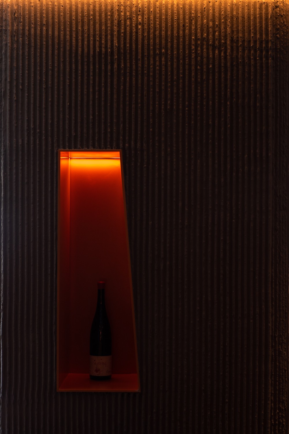 BIM建筑|Wine Nuts酒疯子餐酒吧 / 未韬建筑