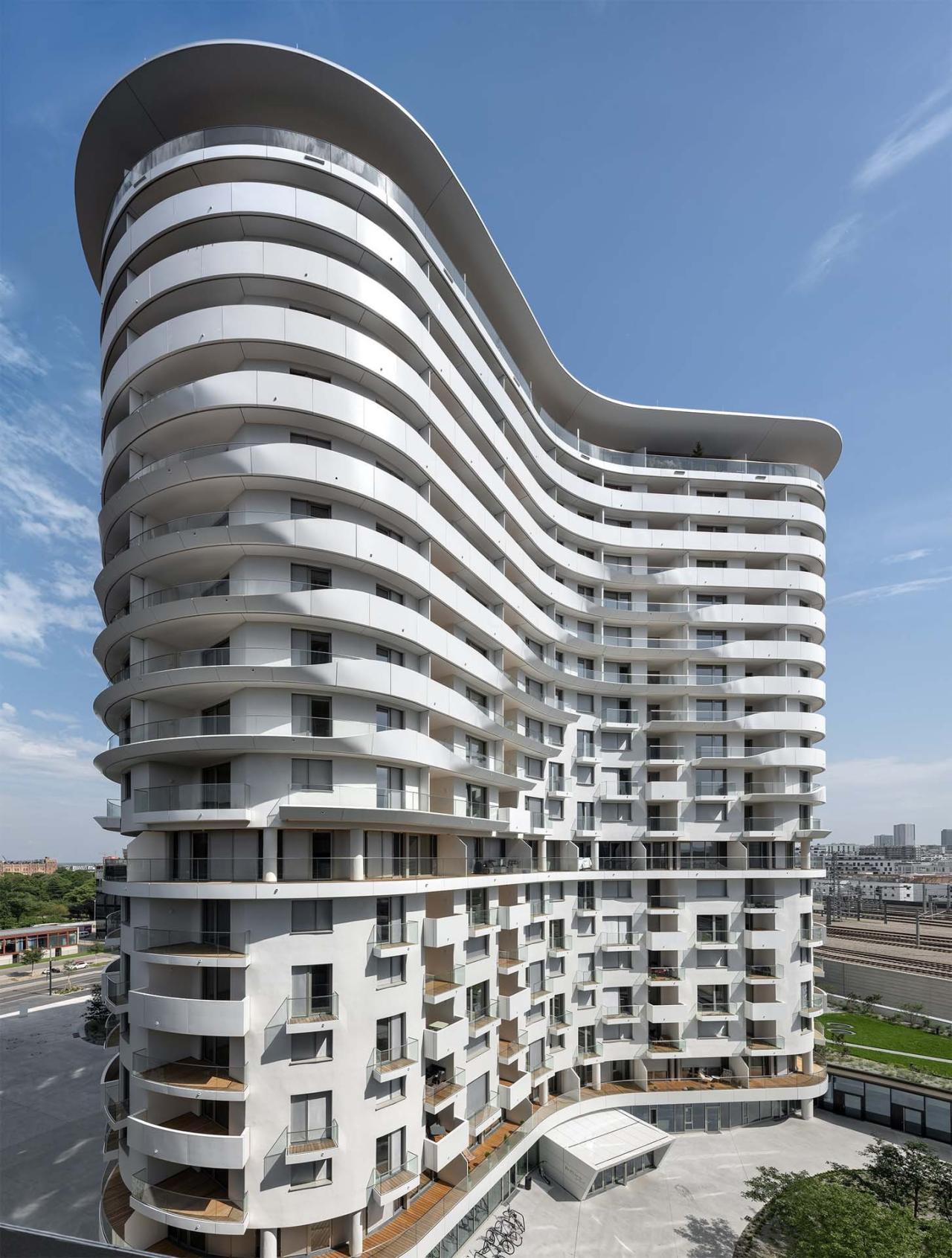 BIM建筑|贝尔维尤塔 / 蓝天组