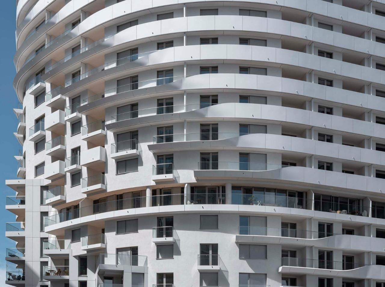 BIM建筑|贝尔维尤塔 / 蓝天组