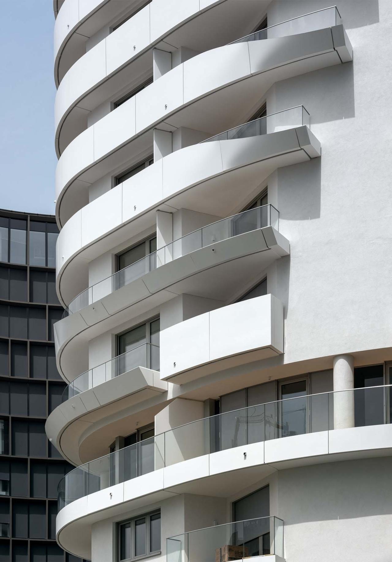 BIM建筑|贝尔维尤塔 / 蓝天组