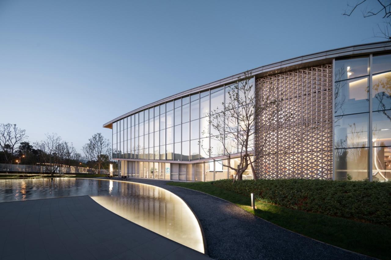 BIM建筑|丝带萦绕于山林间的遐想-昆明华侨城 ▪ 滇中乐活城社区中心 / 成执设计