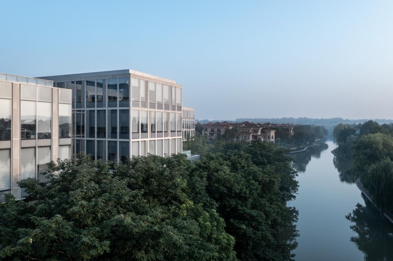 BIM建筑|杭州恩宝办公园区：秩序与自由 / gad