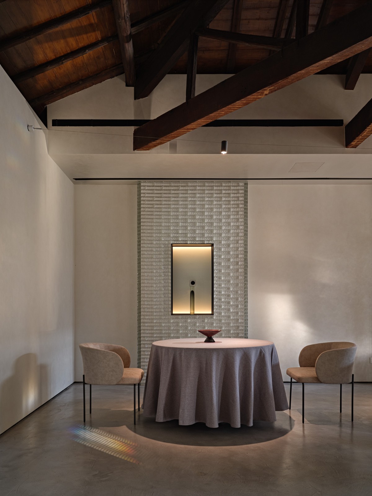 BIM建筑|历史建筑中的火锅“博物馆”：杭州GUD火锅餐厅旗舰店 / 八荒设计