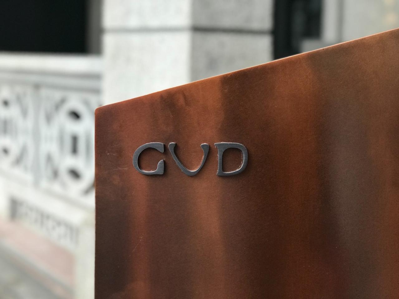 BIM建筑|历史建筑中的火锅“博物馆”：杭州GUD火锅餐厅旗舰店 / 八荒设计