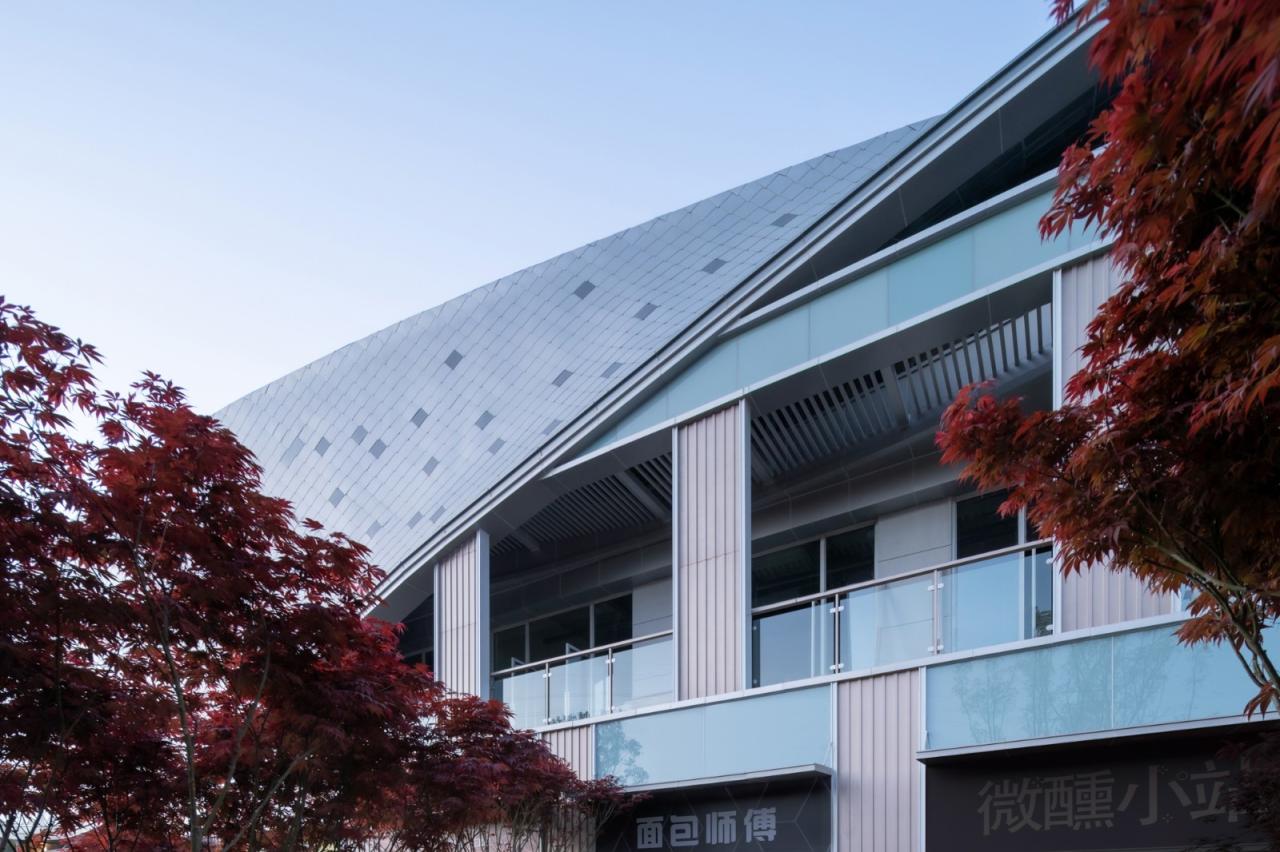 BIM建筑|丝带萦绕于山林间的遐想-昆明华侨城 ▪ 滇中乐活城社区中心 / 成执设计