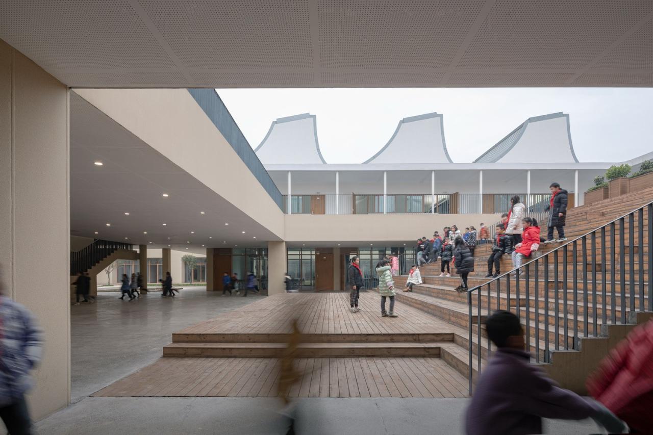 BIM建筑|平行与光的学校——青衣江路小学校 / 迹·建筑事务所（TAO）