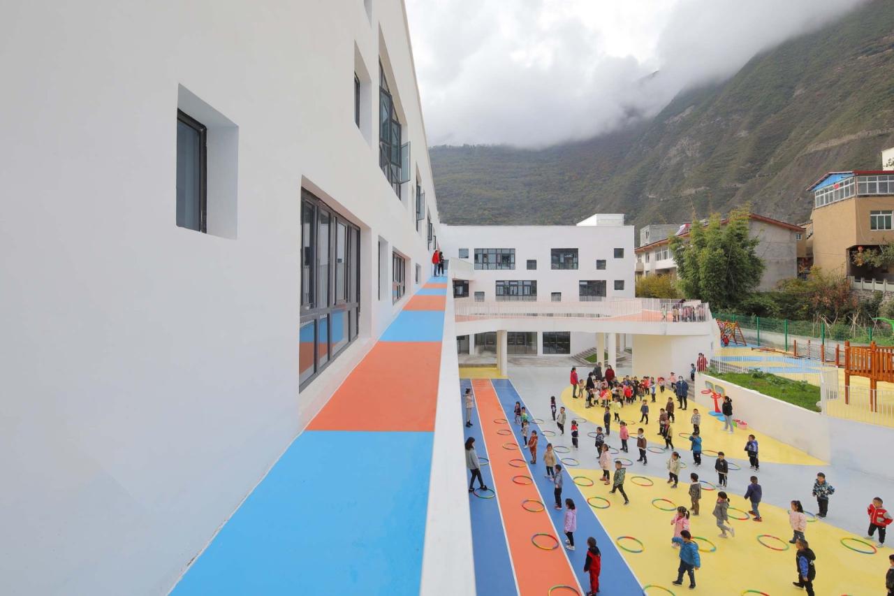 BIM建筑|九寨沟县启航幼儿园 / 东意建筑