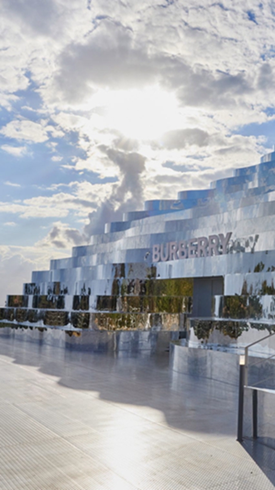 BIM建筑|“巴宝莉”在济州岛创建镜像“游击商店”