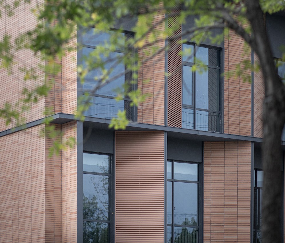 BIM建筑|废弃厂房改造康养配套 / 栖城设计