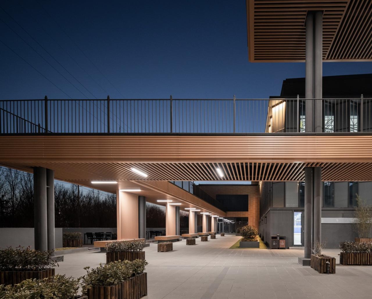 BIM建筑|废弃厂房改造康养配套 / 栖城设计