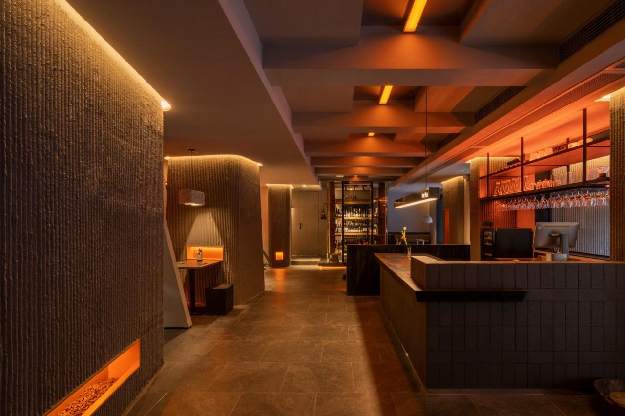 BIM建筑|Wine Nuts酒疯子餐酒吧 / 未韬建筑