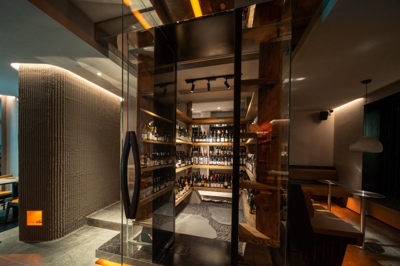 BIM建筑|Wine Nuts酒疯子餐酒吧 / 未韬建筑