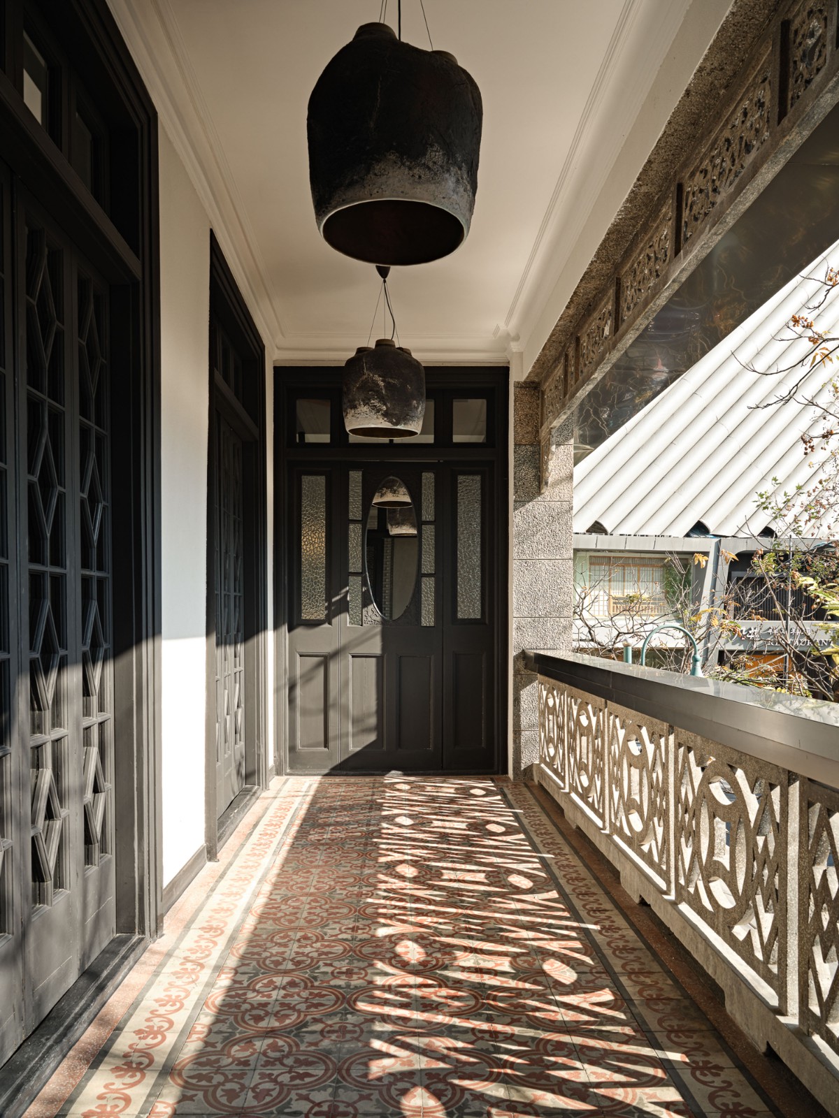 BIM建筑|历史建筑中的火锅“博物馆”：杭州GUD火锅餐厅旗舰店 / 八荒设计