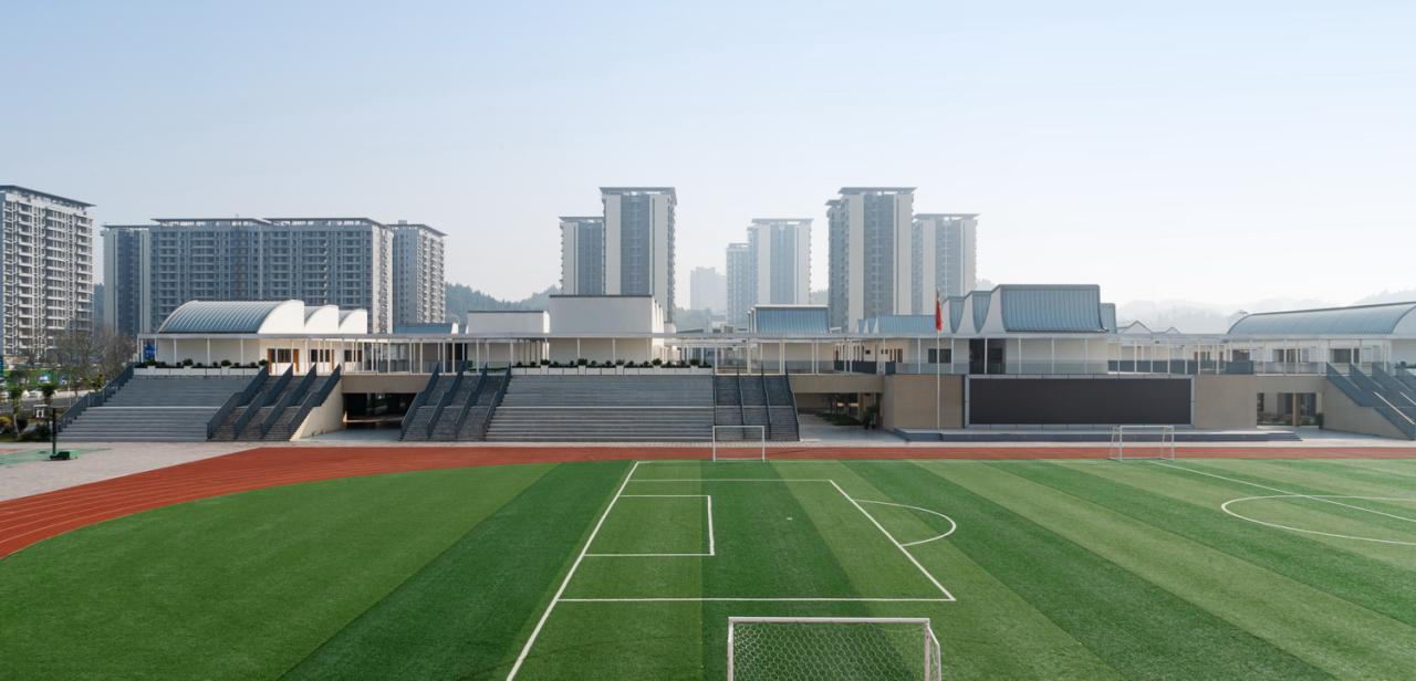 BIM建筑|平行与光的学校——青衣江路小学校 / 迹·建筑事务所（TAO）