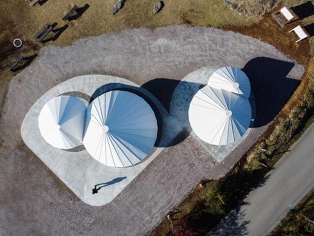 BIM建筑|隈研吾在观看富士山的徒步小道上设计山形厕所