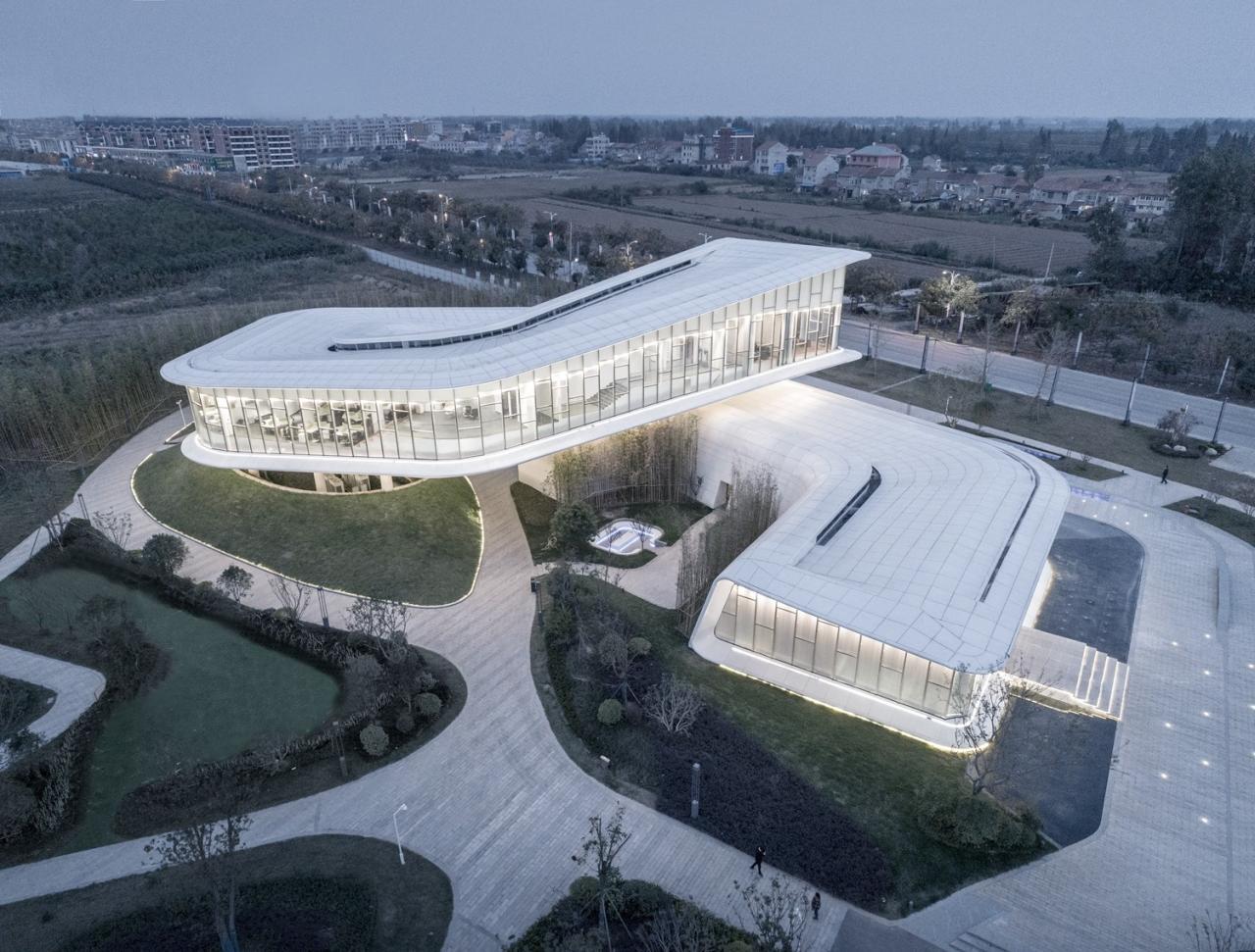 BIM建筑|反重力生长的有机体—洪湖·新滩展示中心 / UA尤安设计