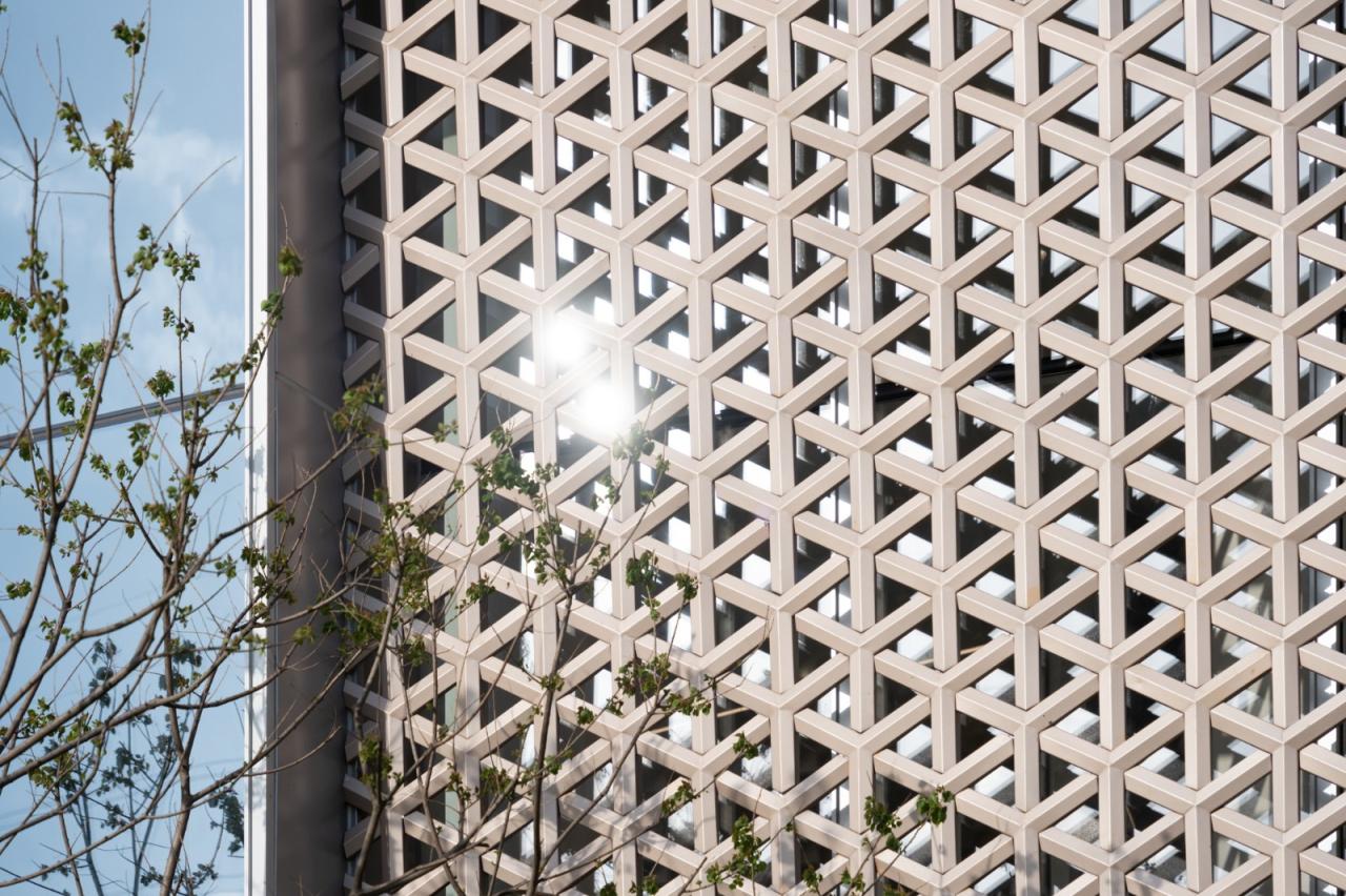 BIM建筑|丝带萦绕于山林间的遐想-昆明华侨城 ▪ 滇中乐活城社区中心 / 成执设计