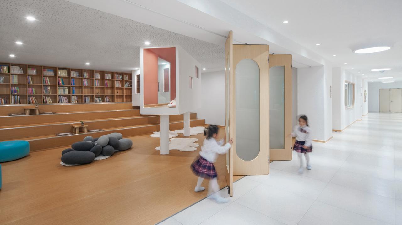 BIM建筑|海口山高幼儿园：一座位于高铁站下的幼儿园,如何征服小朋友 / DIKA新作