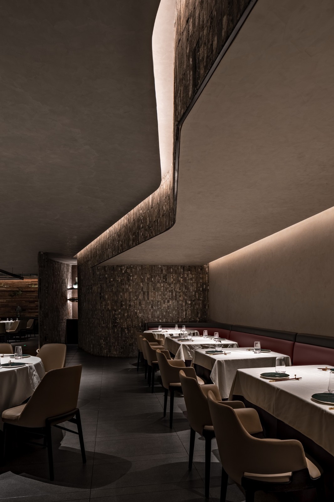 BIM建筑|四季民福上海外滩店 / IN.X屋里门外设计