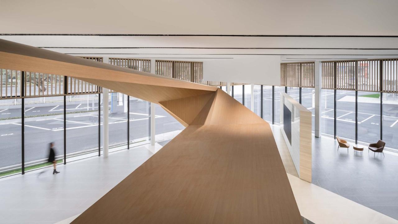 BIM建筑|成都BMW宝马体验中心 / 朱海博建筑设计事务所