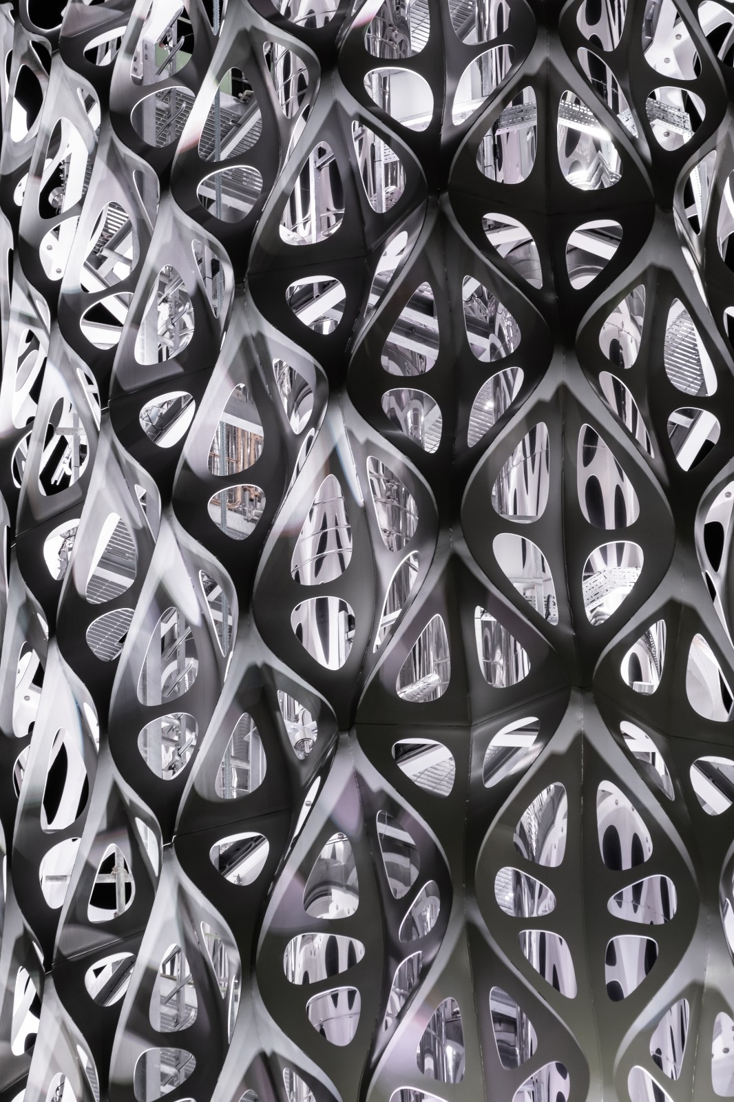 BIM建筑|结构创新：‘壳层镂空’光之塔与能量之墙 / Tonkin Liu