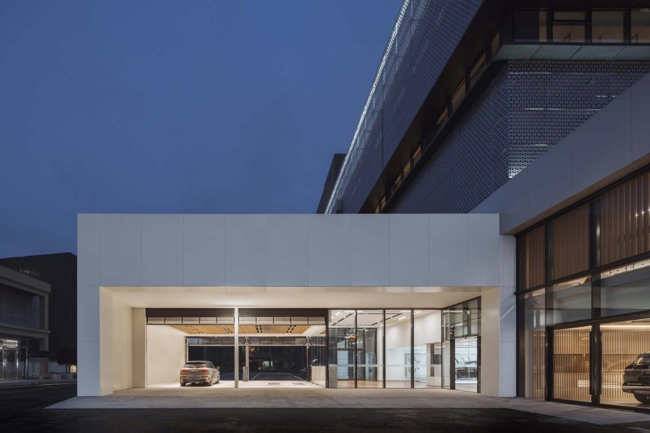 BIM建筑|成都BMW宝马体验中心 / 朱海博建筑设计事务所